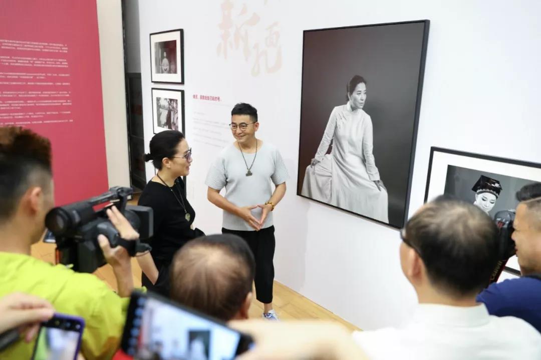 时隔一载，，，，，，优美再续，，，，，，优德88地产&amp;amp;amp;肖全杭州新面目摄影展温情启幕